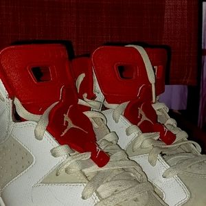 Retro Jordan 6 size 8.5